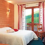 Logis Le Vetine Hotel 3*