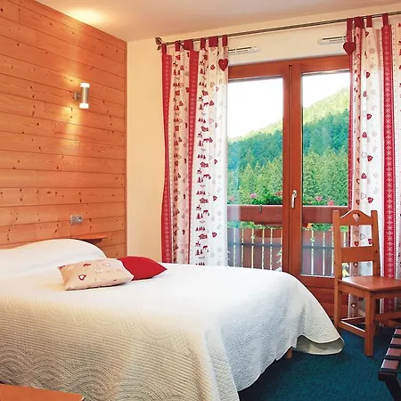 Logis Le Vetine Hotel 3*