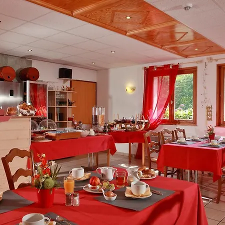 Hotel Logis Hôtel Le Vétiné