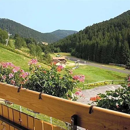 Hotel Logis Hôtel Le Vétiné 3*