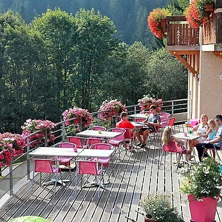 Hotel Logis Hôtel Le Vétiné