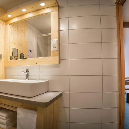 Logis Le Vetine Hotel