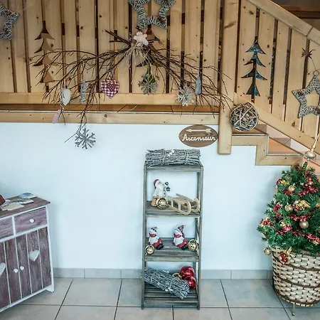 Hotel Logis Le Vetine 3*