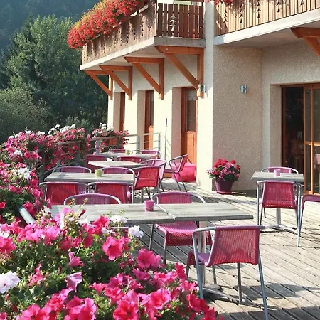 Logis Hôtel Le Vétiné 3*