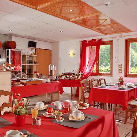 Hotel Logis Hôtel Le Vétiné