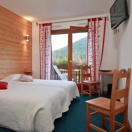 Hotel Logis Le Vetine 3*