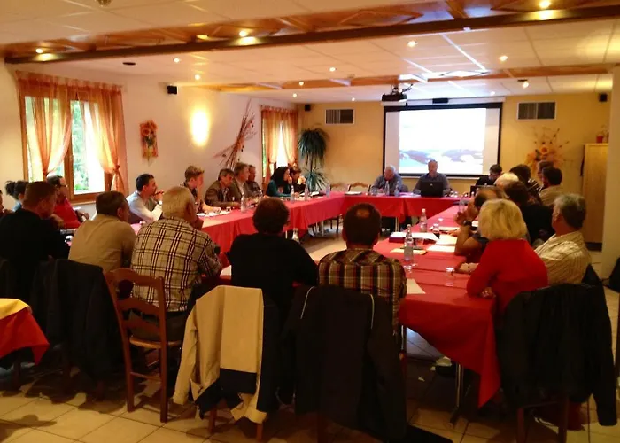 Logis Le Vetine 호텔