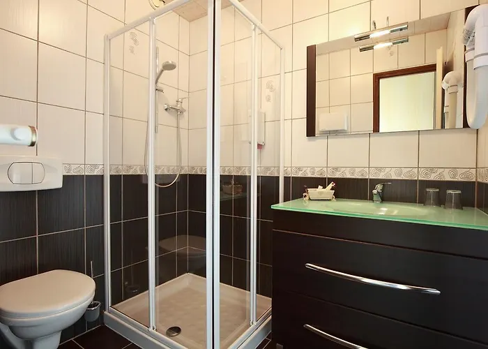 Logis Le Vetine 3* 르발틴