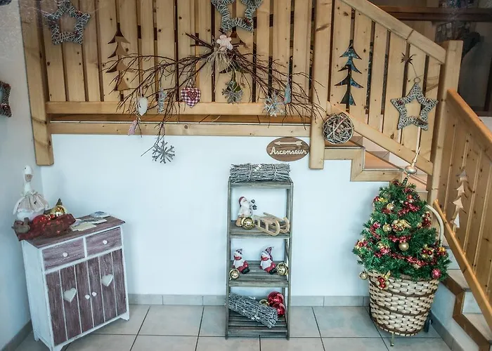 Hotel Logis Le Vétiné 3*