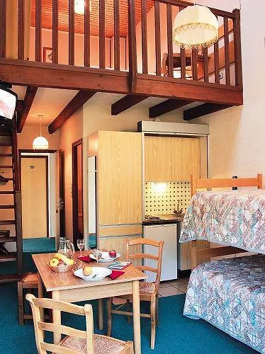 Logis Le Vétiné Hotel