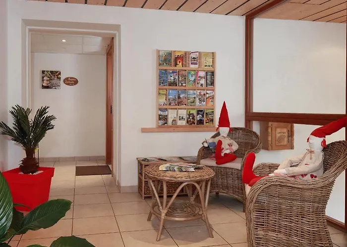 Hotel Logis Le Vétiné 3*