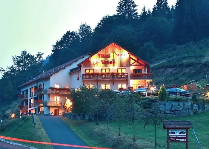 Logis Le Vetine 3* 르발틴
