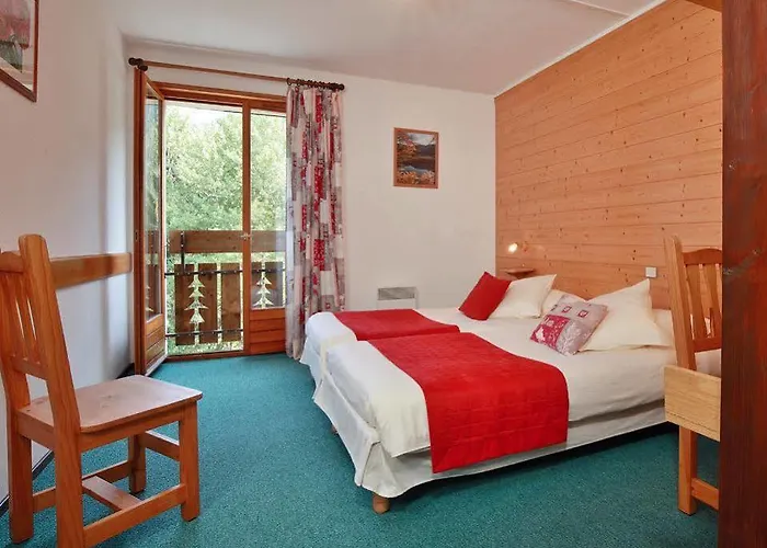 Logis Le Vetine 호텔